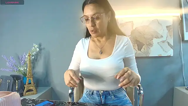 Snapshot of Zuzana21 chatting on June 2026 12:58:02 PM Zuzana21 online show from June 2026 12:58:02 PM