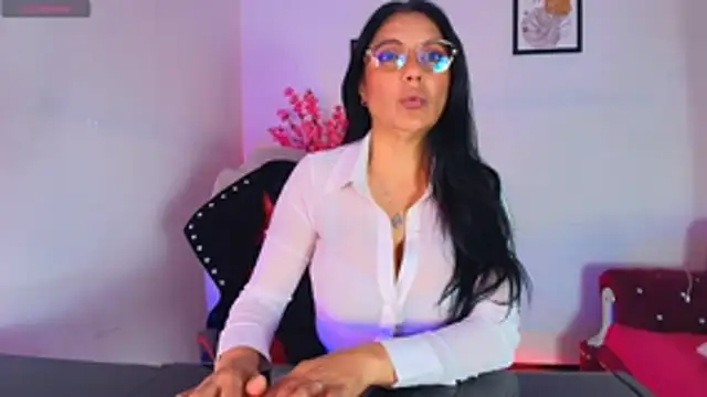 Snapshot of Zuzana21 chatting on June 2026 01:01:02 PM Zuzana21 online show from June 2026 01:01:02 PM