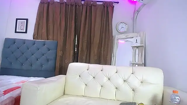 Snapshot of Isis_queen1 chatting on February 2025 09:49:02 PM Isis queen1 online show from February 2025 09:49:02 PM