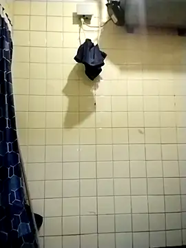 Polygamist online show from February 2026 04:50:02 AM