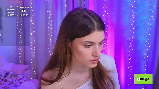 Snapshot of Hello_Vivienne chatting on January 2025 12:17:01 PM Hello Vivienne online show from January 2025 12:17:01 PM