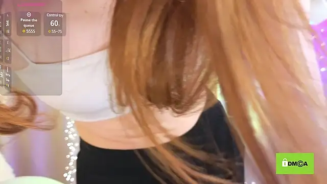 Snapshot of Hello_Vivienne chatting on February 2025 11:47:02 PM Hello Vivienne online show from February 2025 11:47:02 PM