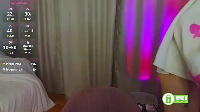 Snapshot of Hello_Vivienne chatting on March 2025 07:17:01 PM Hello Vivienne online show from March 2025 07:17:01 PM