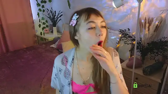 Snapshot of Hello_Vivienne chatting on September 2025 01:46:01 PM Hello Vivienne online show from September 2025 01:46:01 PM