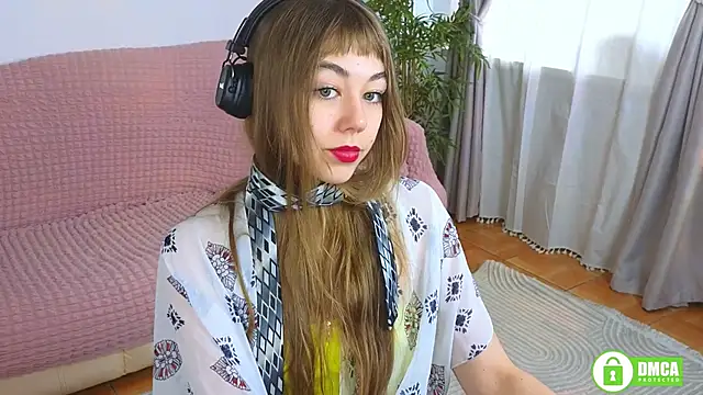 Snapshot of Hello_Vivienne chatting on September 2025 09:54:01 AM Hello Vivienne online show from September 2025 09:54:01 AM