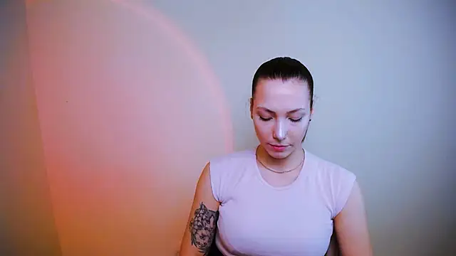 Snapshot of VanessaMay_ chatting on January 2025 09:46:02 PM VanessaMay online show from January 2025 09:46:02 PM