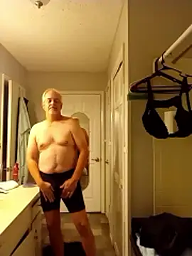 Snapshot of marc1812 chatting on December 2024 05:37:01 AM marc1812 online show from December 2024 05:37:01 AM