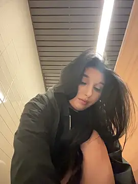 Tisha Busty online show from April 2026 01:22:02 PM