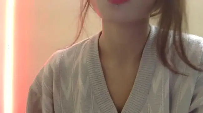 Snapshot of Tiny_lusty chatting on December 2024 01:29:01 AM Tiny lusty online show from December 2024 01:29:01 AM