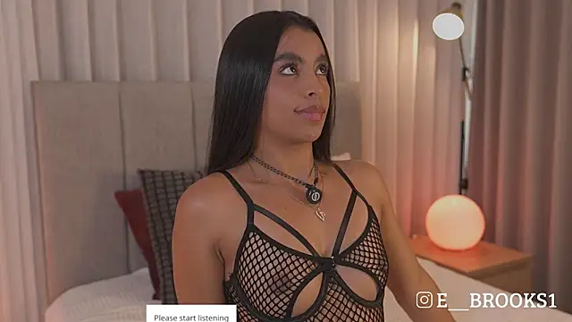 Snapshot of emma_brooks1 chatting on May 2026 07:18:01 PM emma brooks1 online show from May 2026 07:18:01 PM
