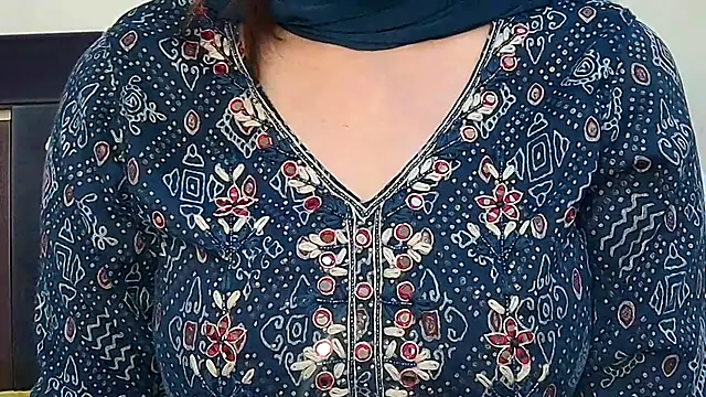 MIss-Naina online show from October 2025 07:49:01 AM