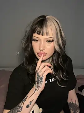 madelinexx online show from November 2025 11:22:02 AM