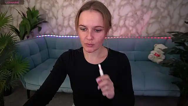 Snapshot of MaribelRiverr_ chatting on October 2025 05:52:01 AM MaribelRiverr  online show from October 2025 05:52:01 AM