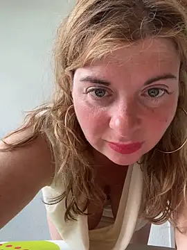 Snapshot of Lombada chatting on May 2026 08:32:01 AM Lombada online show from May 2026 08:32:01 AM