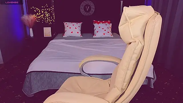 Snapshot of BettyDark chatting on February 2026 09:07:01 PM BettyDark online show from February 2026 09:07:01 PM