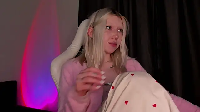 takeyourmolly online show from December 2024 04:31:01 PM