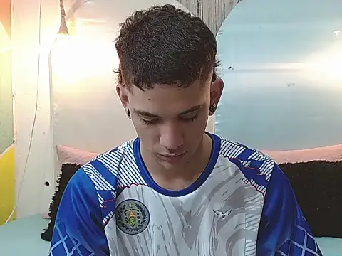 tylor boy online show from December 2025 07:56:02 PM