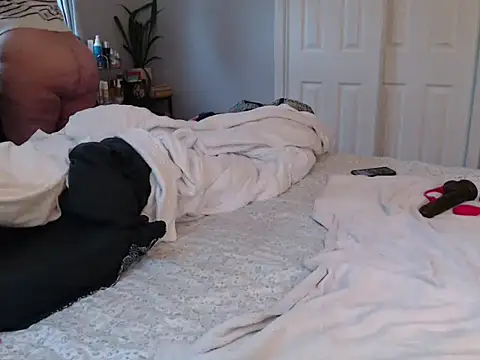 LauLauPAWG online show from November 2025 06:42:02 PM