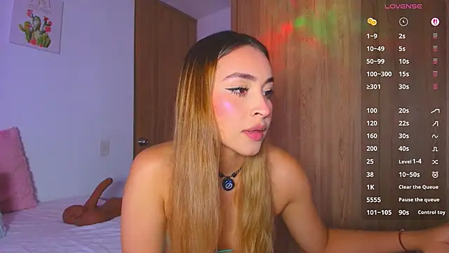Snapshot of PollyGrey_ chatting on June 2026 01:26:02 AM PollyGrey online show from June 2026 01:26:02 AM