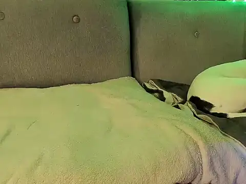 jonhcarrie online show from October 2025 01:40:01 AM