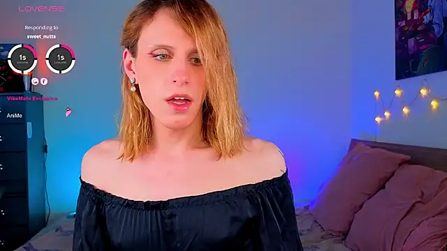 Snapshot of _yourFoxy_ chatting on May 2026 11:30:02 AM yourFoxy online show from May 2026 11:30:02 AM