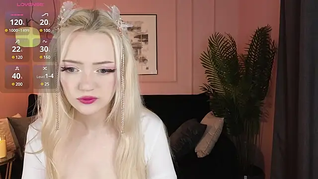 Snapshot of EmilyAir chatting on December 2024 01:41:01 PM EmilyAir online show from December 2024 01:41:01 PM