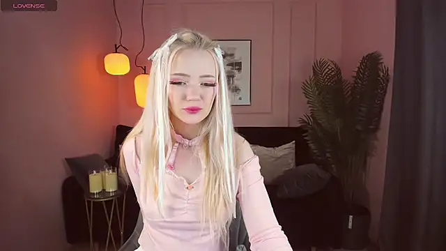 Snapshot of EmilyAir chatting on January 2025 01:49:01 AM EmilyAir online show from January 2025 01:49:01 AM