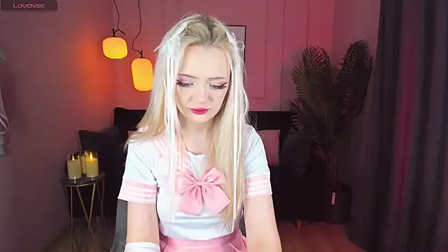 Snapshot of EmilyAir chatting on January 2025 12:27:01 AM EmilyAir online show from January 2025 12:27:01 AM