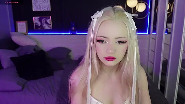 Snapshot of EmilyAir chatting on January 2025 09:12:01 PM EmilyAir online show from January 2025 09:12:01 PM