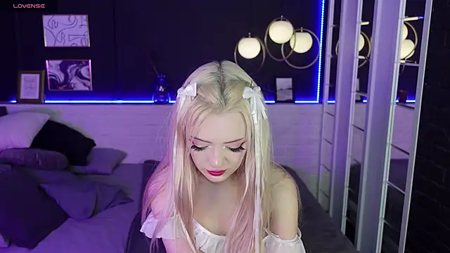 Snapshot of EmilyAir chatting on January 2025 03:32:02 AM EmilyAir online show from January 2025 03:32:02 AM