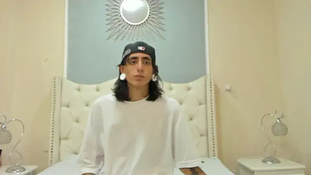 Snapshot of Matthew_Dixonn chatting on December 2024 03:27:02 AM Matthew Dixonn online show from December 2024 03:27:02 AM