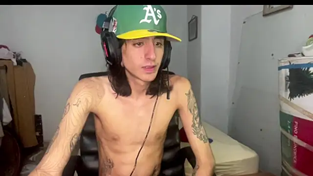 Snapshot of Matthew_Dixonn chatting on January 2025 05:13:01 AM Matthew Dixonn online show from January 2025 05:13:01 AM