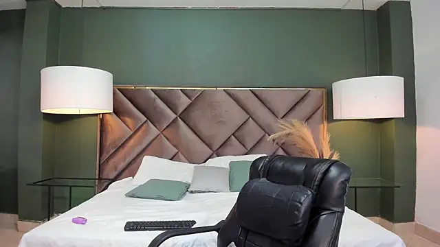 Snapshot of Matthew_Dixonn chatting on February 2025 09:48:01 PM Matthew Dixonn online show from February 2025 09:48:01 PM