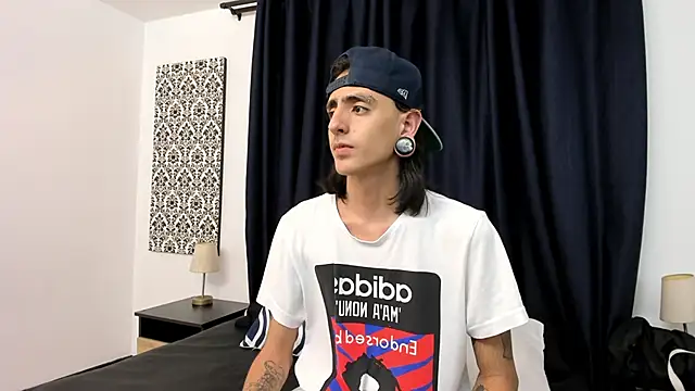 Snapshot of Matthew_Dixonn chatting on March 2025 08:21:02 PM Matthew Dixonn online show from March 2025 08:21:02 PM