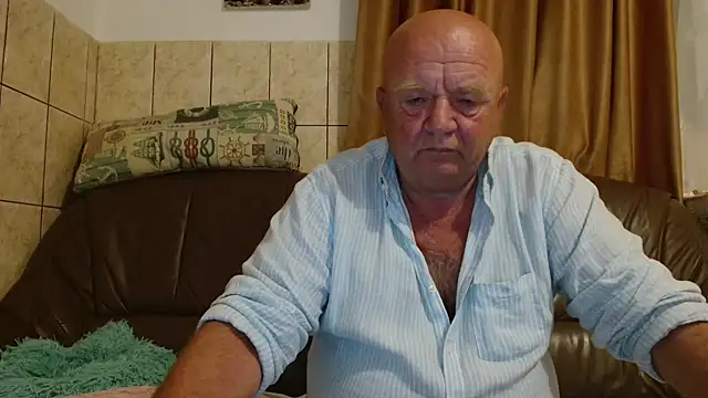 fullballs6 online show from September 2025 02:11:02 AM