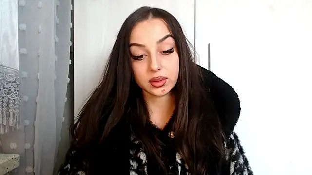 courtneyPerfect online show from April 2026 07:45:01 AM