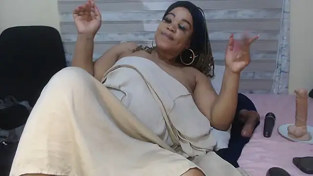 Snapshot of Foxybrownxx1 chatting on June 2026 07:16:02 PM Foxybrownxx1 online show from June 2026 07:16:02 PM