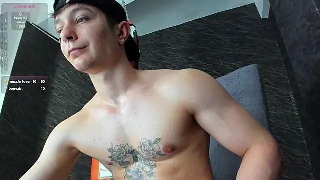 leonardsmith01 online show from December 2024 11:31:02 PM