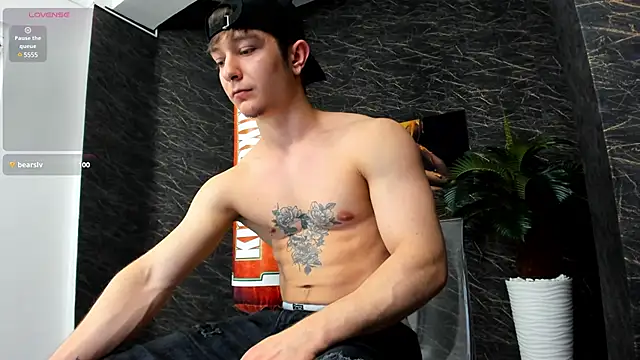 leonardsmith01 online show from January 2025 11:24:01 PM