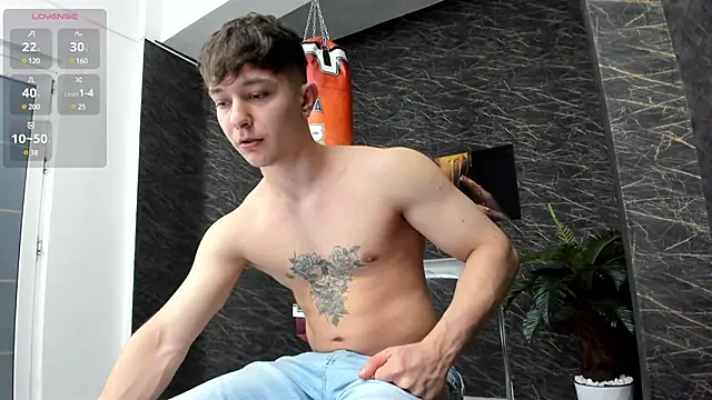 leonardsmith01 online show from January 2025 08:22:01 PM