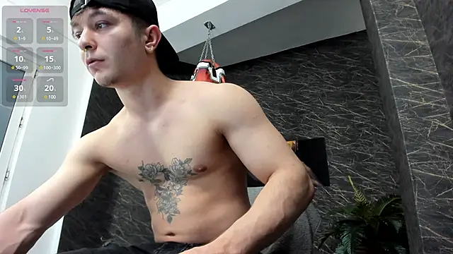 leonardsmith01 online show from February 2025 08:35:02 PM