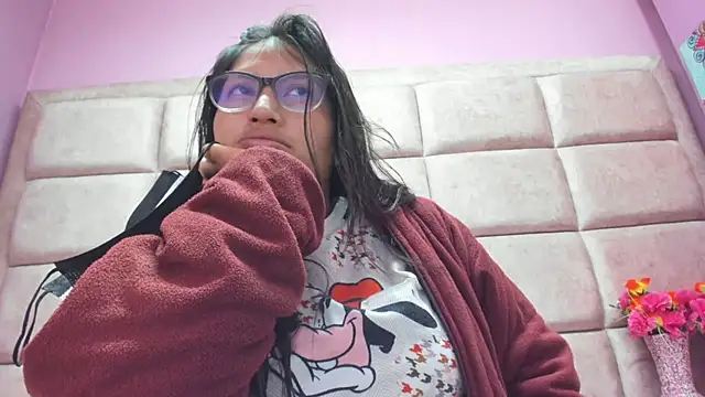 Miaa Smiith  online show from November 2025 04:05:01 AM