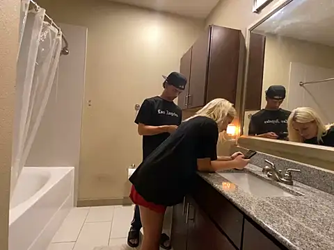 girlfriendmissy online show from December 2024 12:41:01 AM