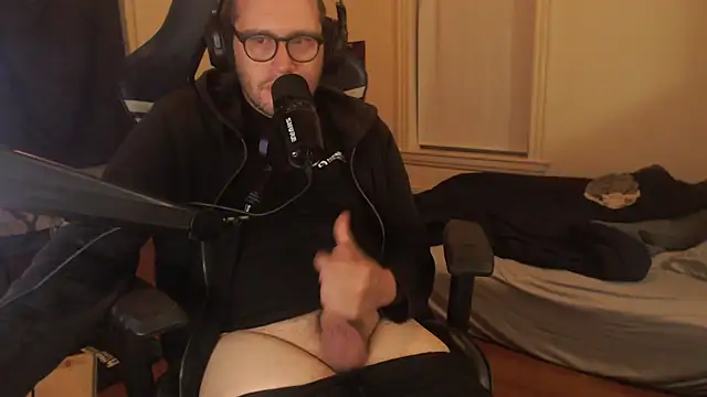 chicostick413 online show from September 2025 11:52:02 PM