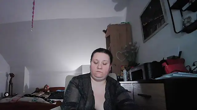 Snapshot of ReifeVenna chatting on February 2026 05:44:02 PM ReifeVenna online show from February 2026 05:44:02 PM
