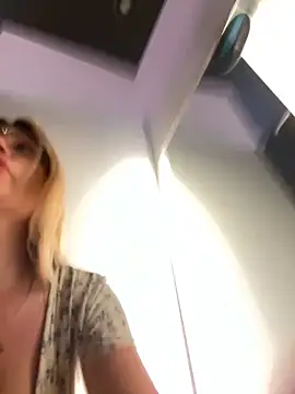 justmila online show from September 2025 11:25:01 AM