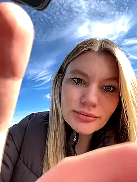 justmila online show from October 2025 10:38:01 AM