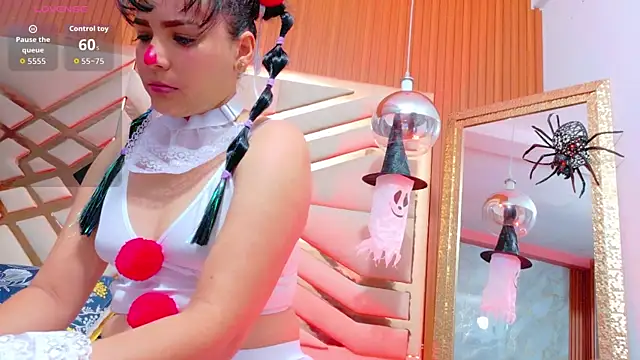 Sluttyandmature online show from October 2025 01:21:02 PM