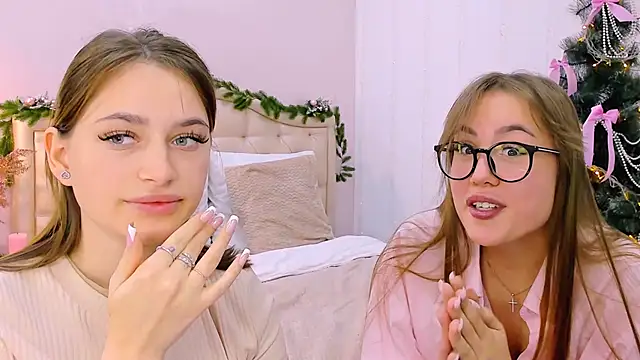 Snapshot of queenofjoyy chatting on December 2024 09:07:01 AM queenofjoyy online show from December 2024 09:07:01 AM