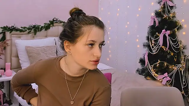 Snapshot of queenofjoyy chatting on December 2024 12:45:02 PM queenofjoyy online show from December 2024 12:45:02 PM